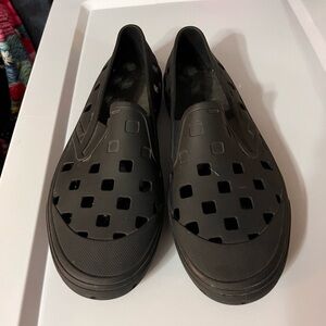 Vans Slip On Mule TRK MTE Shoe Black Mens Size 9 Waterproof Beach Sandals 2107